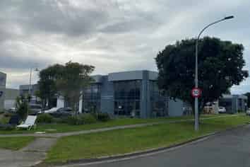 Corner profile showroom for lease