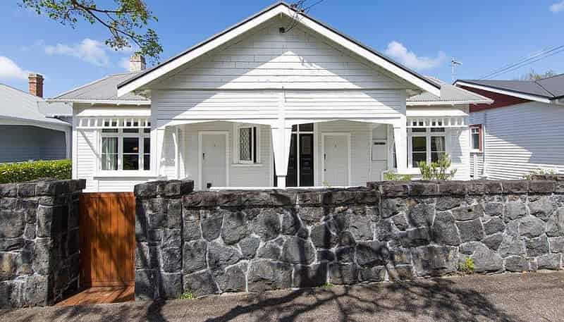 2/25 Mount Pleasant Road, Mount Eden