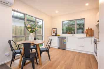 1/361 Avonhead Road, Avonhead