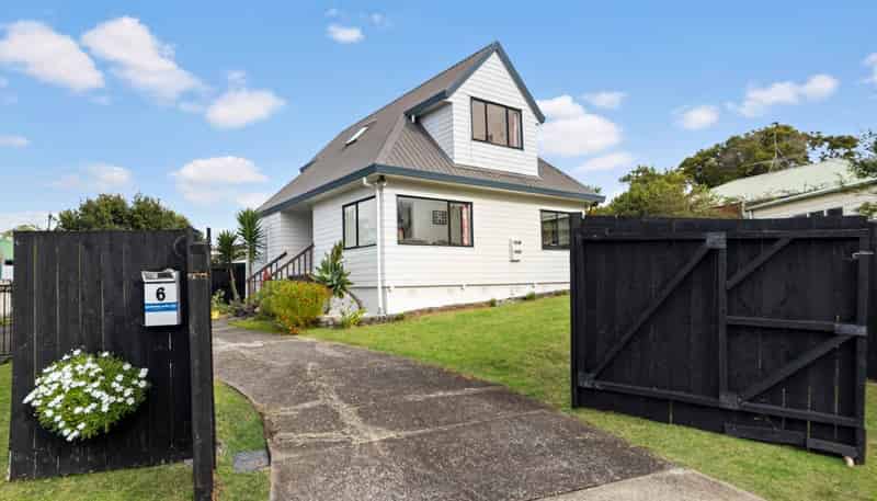 6 Clarion Place, Glendene