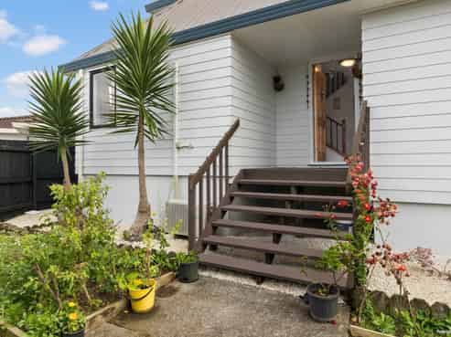 6 Clarion Place, Glendene