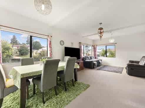 6 Clarion Place, Glendene