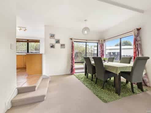 6 Clarion Place, Glendene