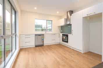 2/361 Avonhead Road, Avonhead