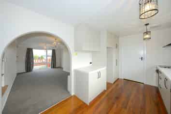 2/345 Breezes Road, Aranui