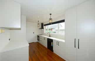 2/345 Breezes Road, Aranui