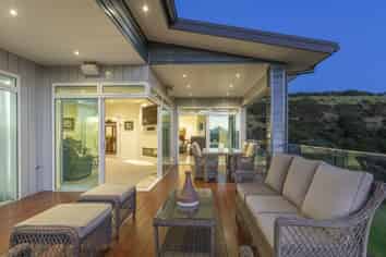 22 Rothschild Terrace, Waiheke Island