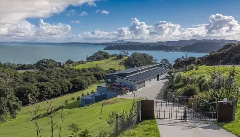 22 Rothschild Terrace, Waiheke Island