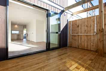 6/8 James Laurie Street, Henderson