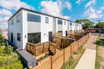 1/50 Raglan Street, Mangere East