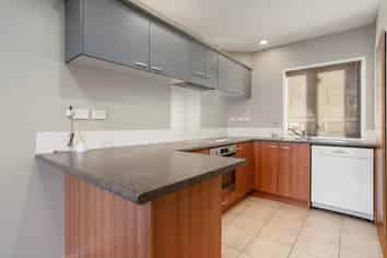 7 Mt Lebanon Lane, Henderson