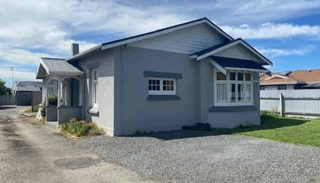 245A Queens Drive, Windsor