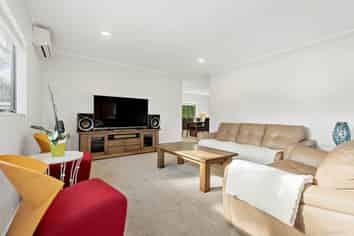 1 Poturi Streams Avenue, Titirangi