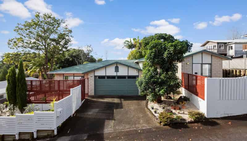 1 Poturi Streams Avenue, Titirangi