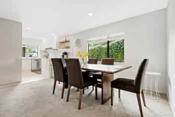 1 Poturi Streams Avenue, Titirangi