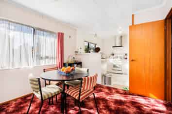 2/329 Western Hills Drive, Avenues