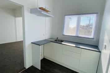 1305 Whangaparaoa Road, Army Bay