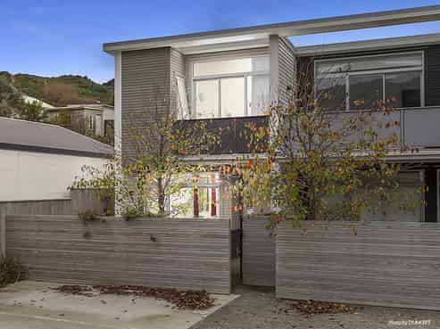 8/59 The Parade, Island Bay