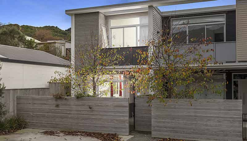 8/59 The Parade, Island Bay