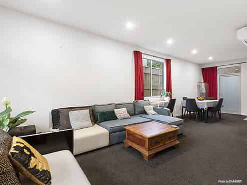 8/59 The Parade, Island Bay