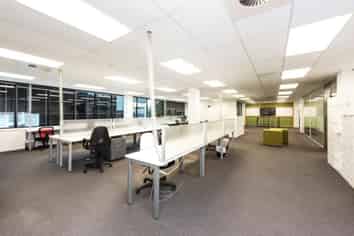 REFURBISHED FLOORS WITH MOTORWAY ACCESS