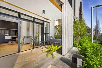 2/165 Hobsonville Point Rd, Hobsonville