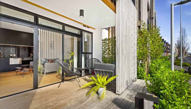 2/165 Hobsonville Point Rd, Hobsonville