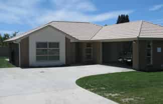 4 Barcroft Street, Frimley