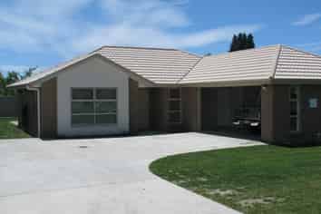 4 Barcroft Street, Frimley