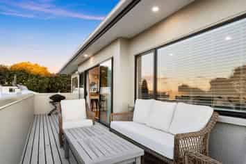 8B Fourteenth Avenue, Avenues