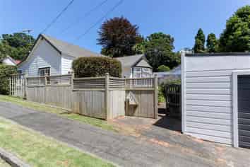 24 Bracken Street, New Plymouth Central