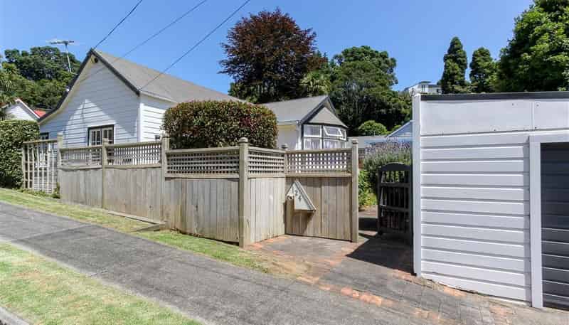 24 Bracken Street, New Plymouth Central