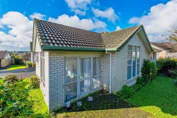 15 Regents park Place, Massey