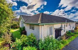 15 Regents park Place, Massey