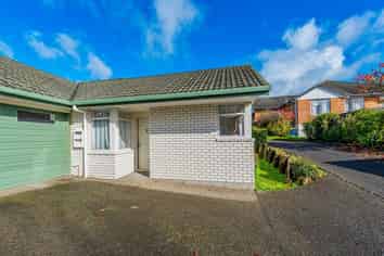 15 Regents park Place, Massey