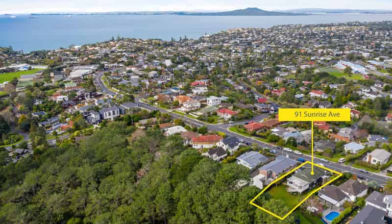 91 Sunrise Avenue, Murrays Bay
