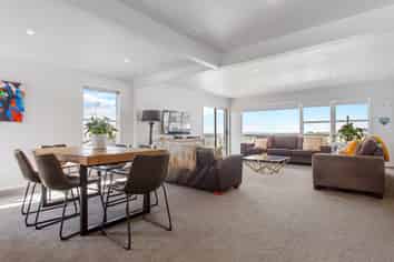 91 Sunrise Avenue, Murrays Bay