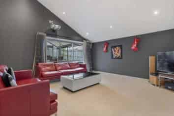41 Packspur Drive, Flat Bush