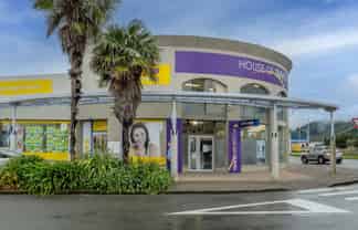 High Visibility, Prime Location On SH1