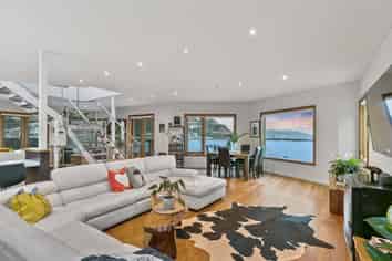 110 Owhiro Bay Parade, Owhiro Bay