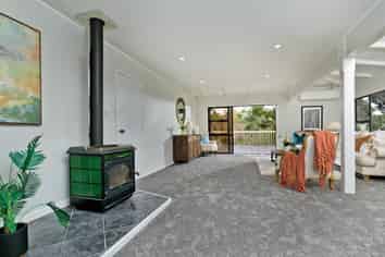 1 Sunnyview Road, Greenhithe