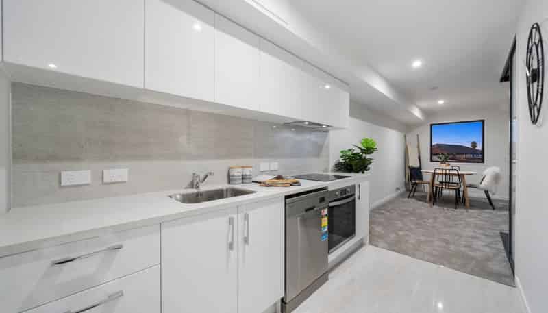 203/8 Gray Avenue, Mangere East