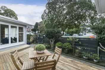 2 Rex Street, Miramar