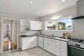 2 Rex Street, Miramar