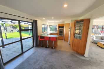 129 Walter Strevens Drive, Conifer Grove