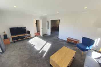 129 Walter Strevens Drive, Conifer Grove