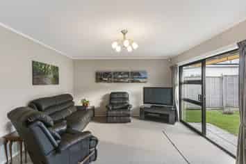 2/61 Amaru Road, One Tree Hill