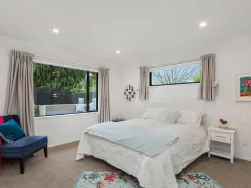 2/12 Gleneagles Terrace, Fendalton