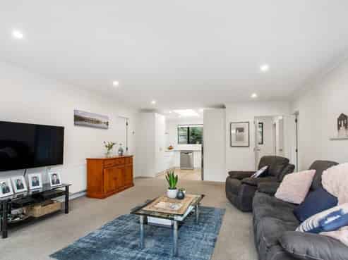 2/12 Gleneagles Terrace, Fendalton