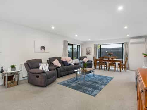 2/12 Gleneagles Terrace, Fendalton